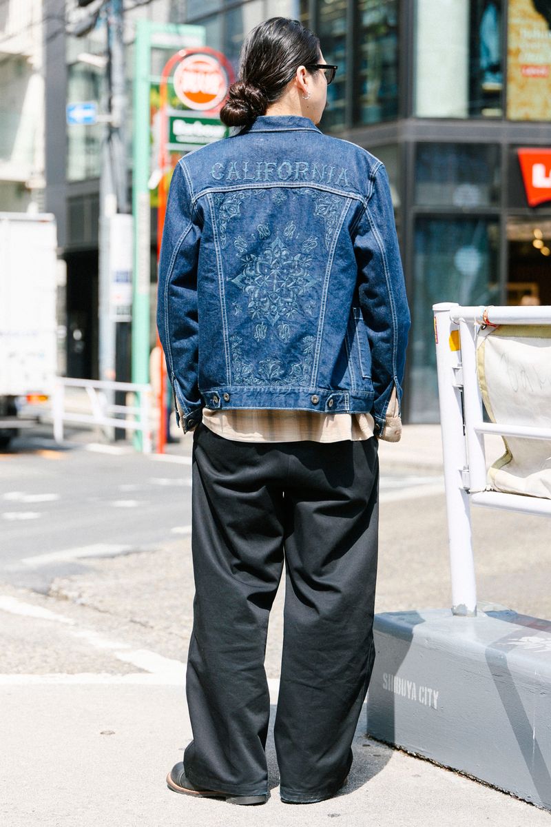 リーバイスのGジャン、Tシャツコーディネート | 260402-0253-17 宇内 彰 5枚目の写真