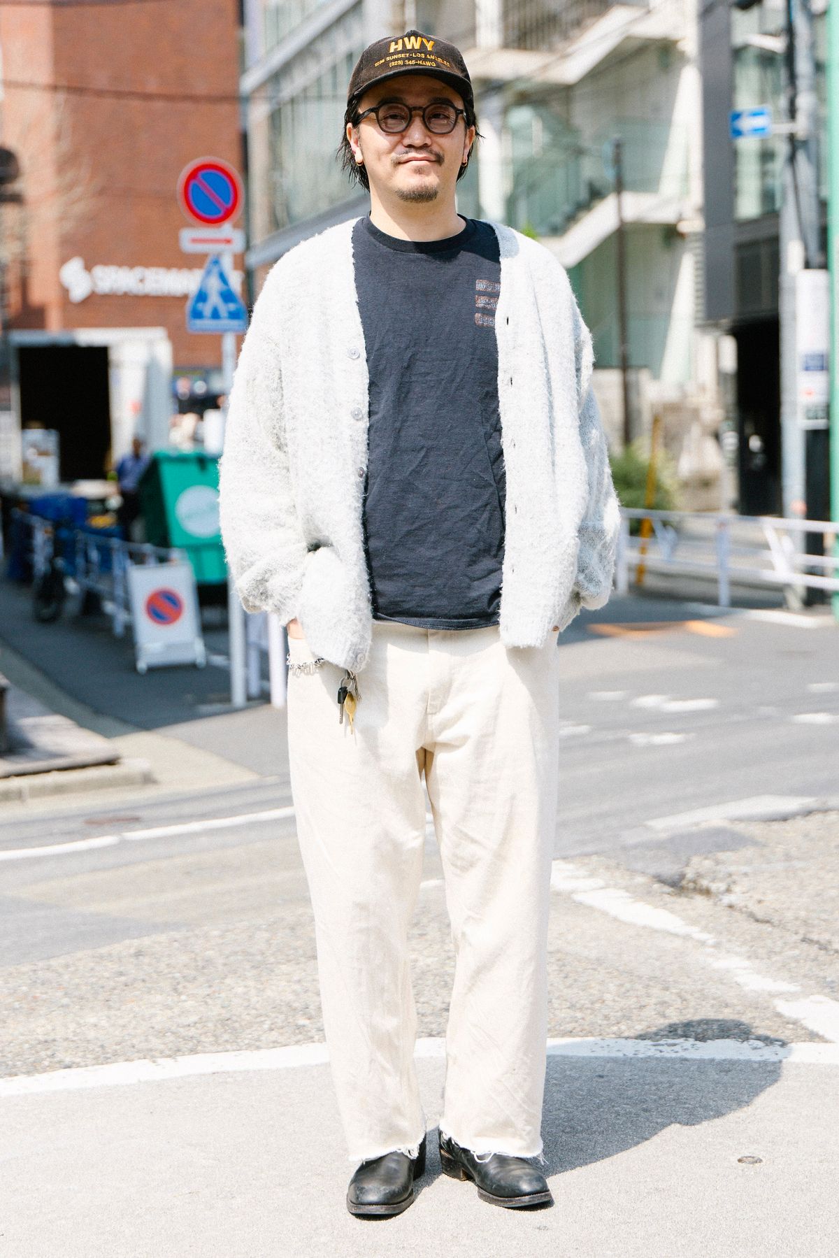 カーディガン タウンクラフト  Tシャツ 不明  デニム サンデイズベスト  シューズ アール  帽子 ハイウェイ  腕時計 シチズン