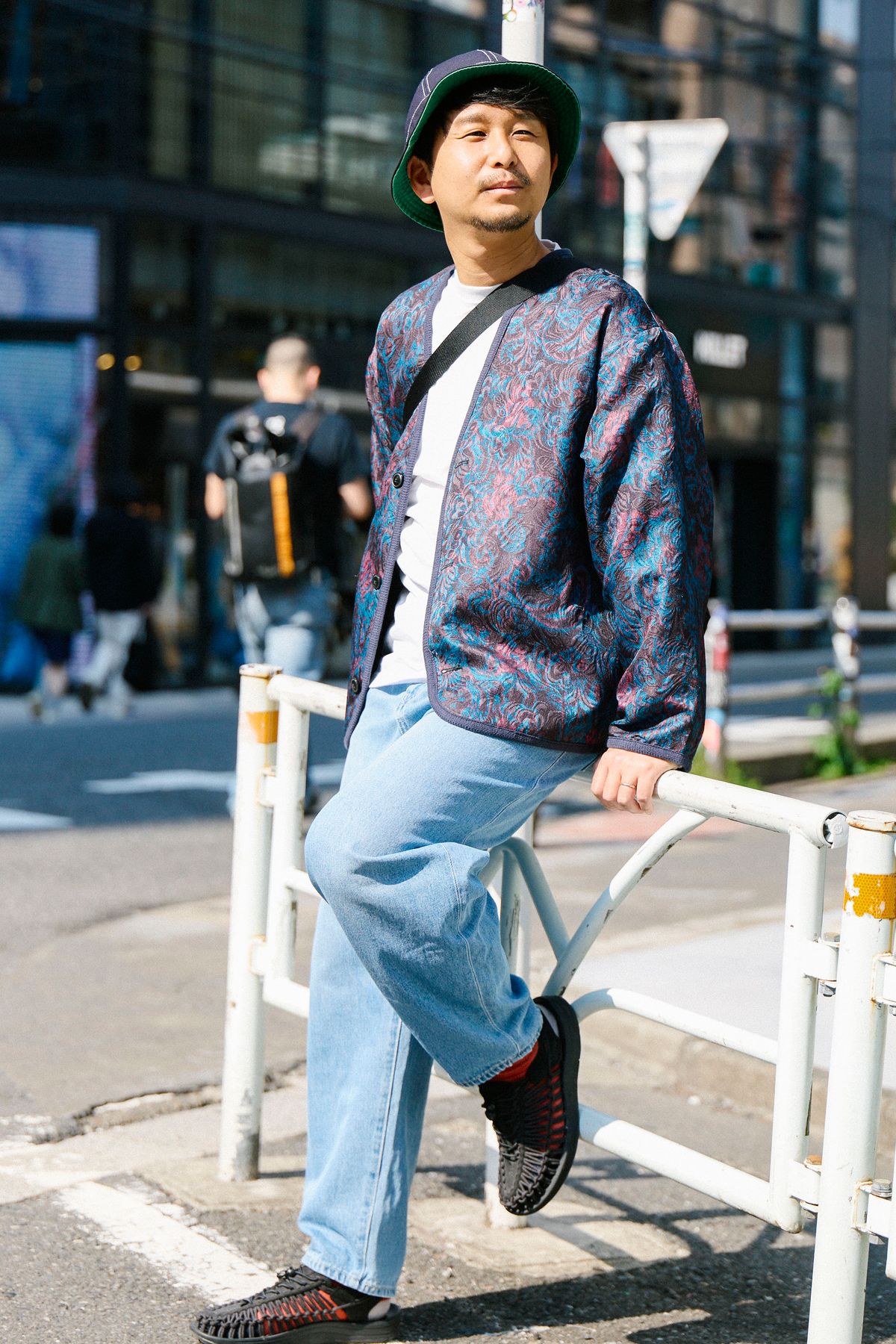 ジャケット ジャーナルスタンダード  Tシャツ ミレー  デニム ジャーナルスタンダード  シューズ キーン  帽子 ニューエラ  バッグ モンベル