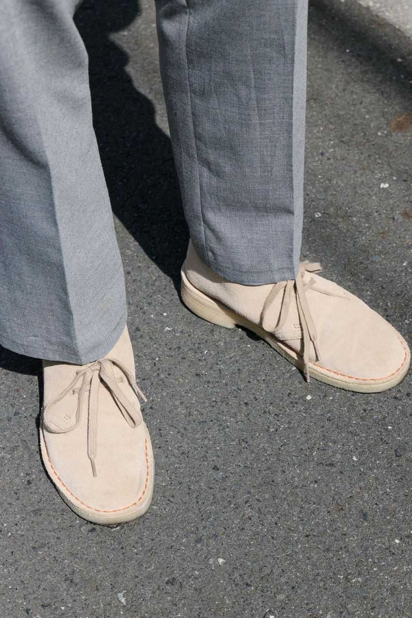 楽にキマる万能シューズ「クラークス」で洒落たコーデ好例5選！街角スナップで厳選してみた - 7枚目の画像