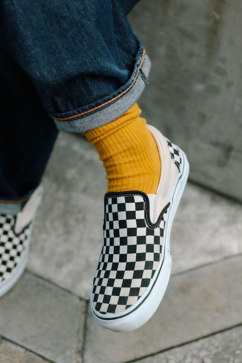 春の街角で見つけた「ユニクロ」使いの達人たち！ジャケット、デニムetc.お役立ちアイテムにフォーカス - 6枚目の画像