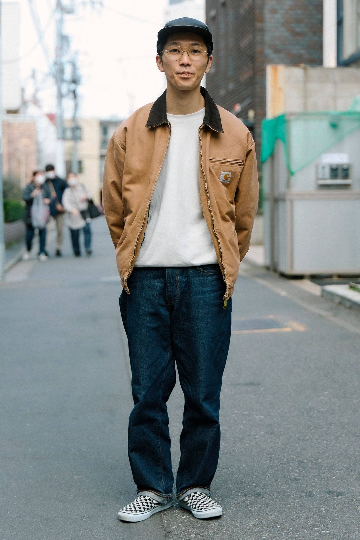 ジャケット カーハート  カットソー ユニクロ  デニム リーバイス  シューズ ヴァンズ  帽子 キジマタカユキ  眼鏡 アイヴァン7285  腕時計 ロレックス  アクセサリー カルティエ  靴下 ユニクロ