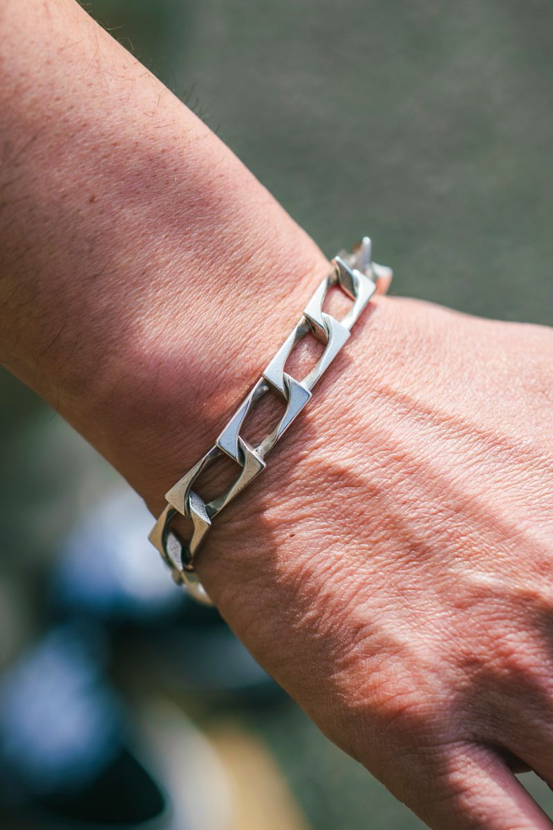 木梨サイクルのパーカコーディネート | 260404-1054-23 渡邉亮一 6枚目の写真