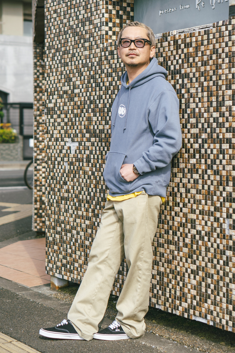 30〜50代】春の「ディッキーズ」コーデ5選！足元の共通点は“ローテク