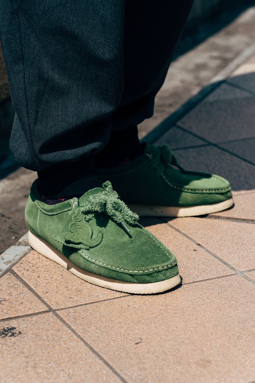 楽にキマる万能シューズ「クラークス」で洒落たコーデ好例5選！街角スナップで厳選してみた - 4枚目の画像