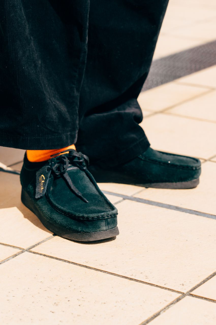 楽にキマる万能シューズ「クラークス」で洒落たコーデ好例5選！街角スナップで厳選してみた - 11枚目の画像