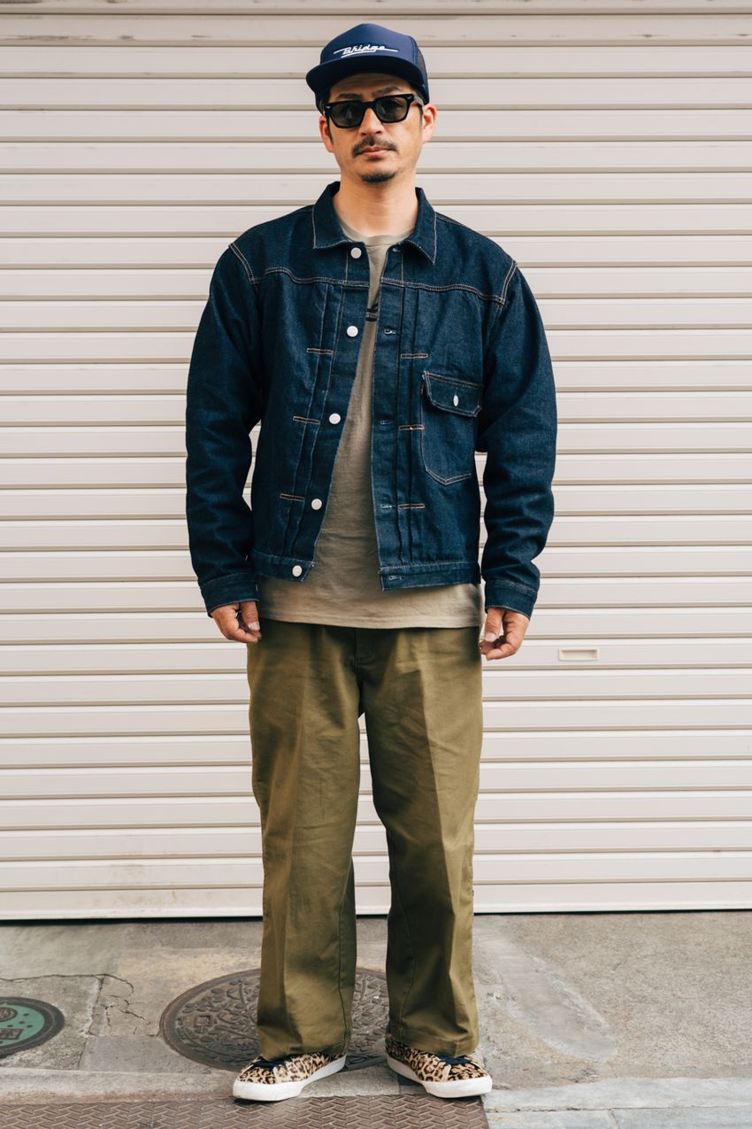 【30〜50代】春の「ディッキーズ」コーデ5選！足元の共通点は“ローテクスニーカー”だった - 3枚目の画像