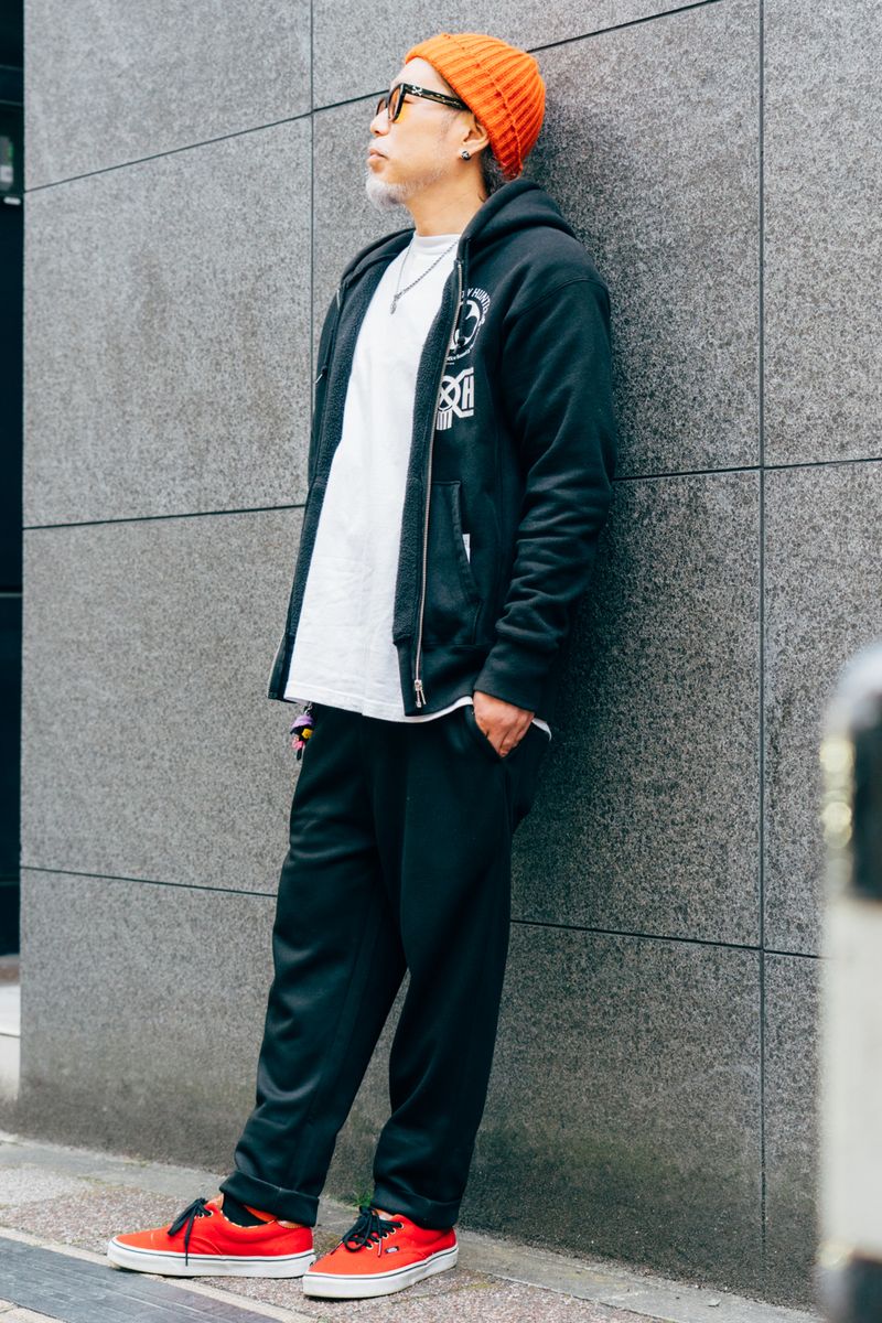 バウンティーハンターのパーカコーディネート | 260405-1154-14 萩原 努 3枚目の写真