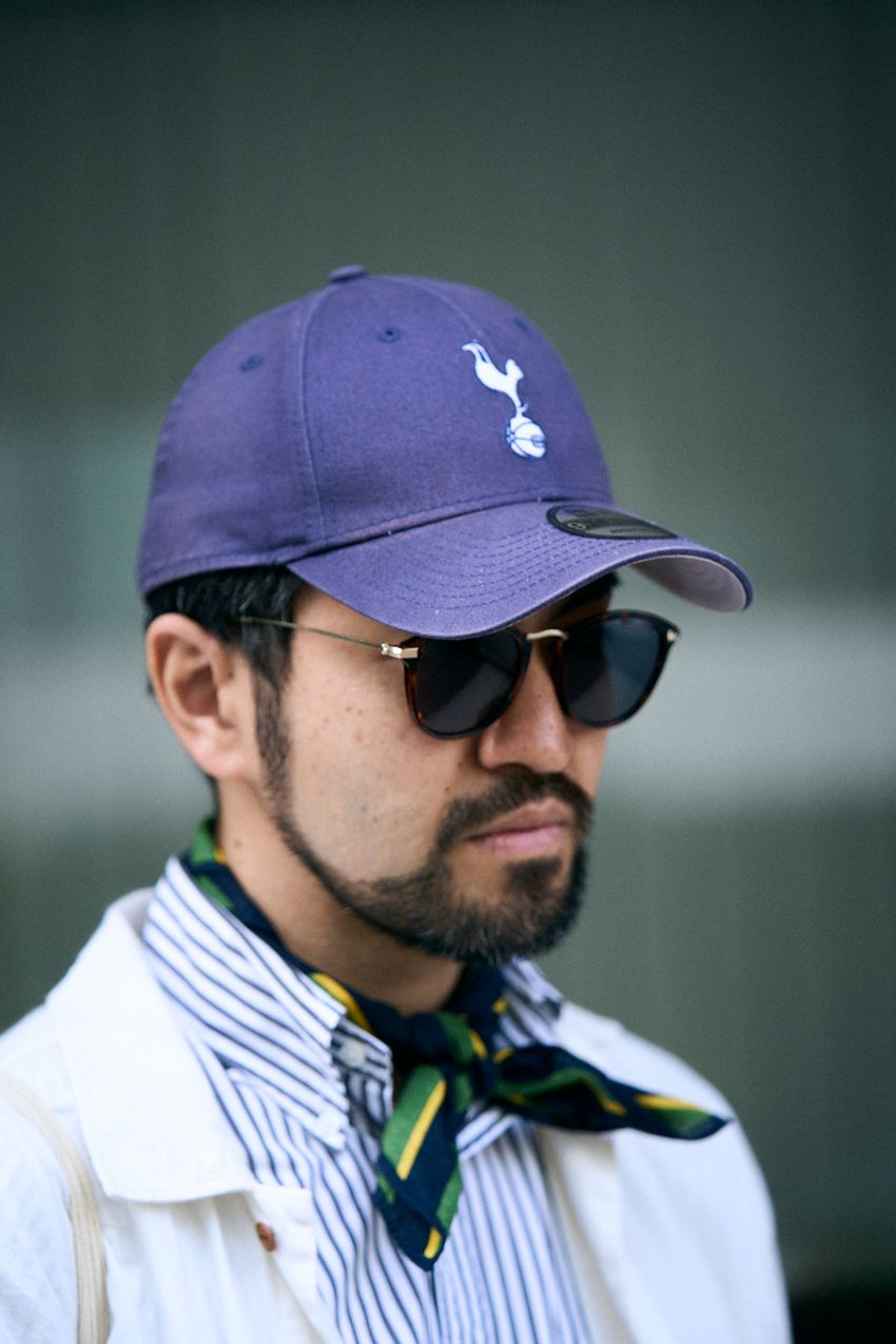 春の街角で見つけた「ユニクロ」使いの達人たち！ジャケット、デニムetc.お役立ちアイテムにフォーカス - 9枚目の画像