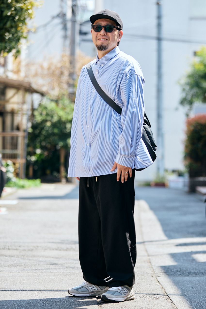 春の街角で見つけた「ユニクロ」使いの達人たち！ジャケット、デニムetc.お役立ちアイテムにフォーカス - 4枚目の画像