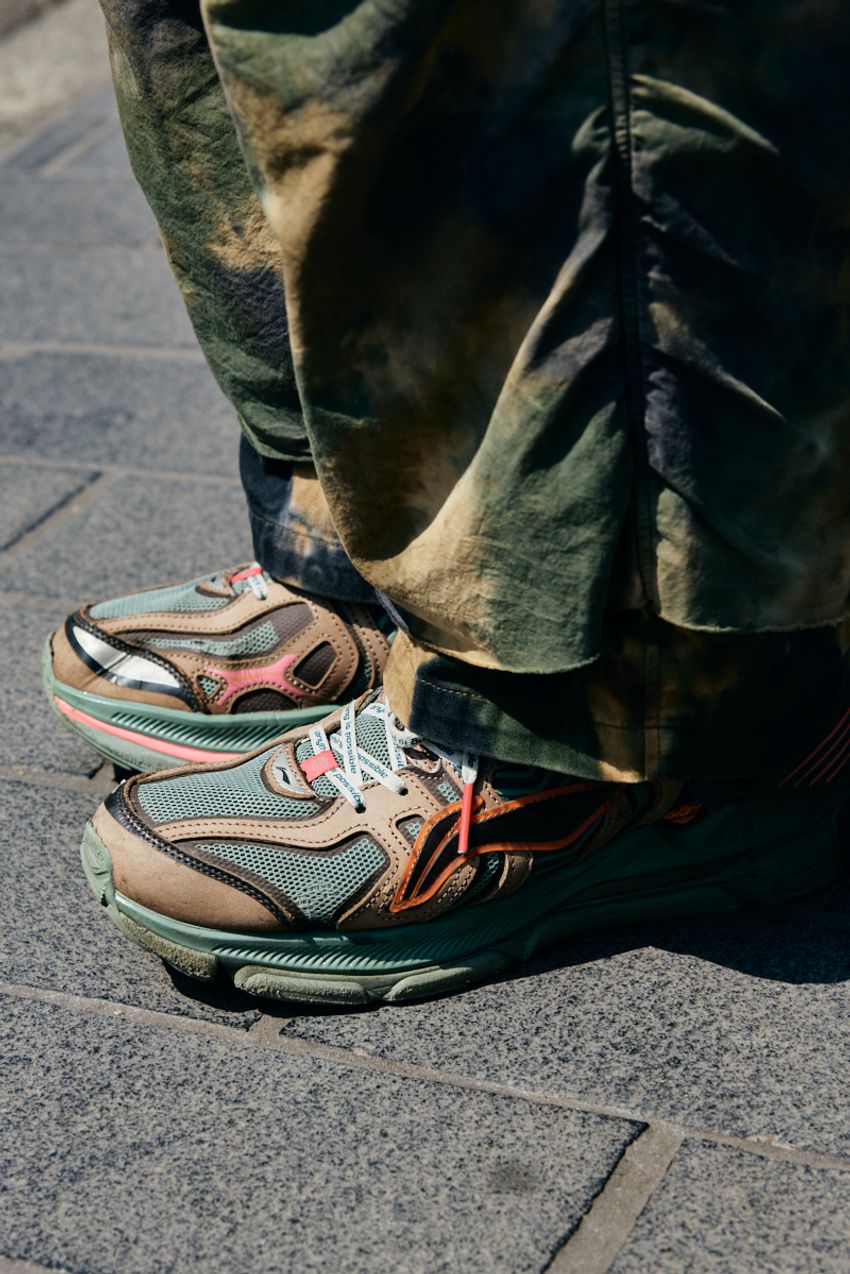 キーワードは「ワイド or 派手柄」。この春トレンドに躍り出る“洒落たパンツ”にフィーチャー！ - 9枚目の画像