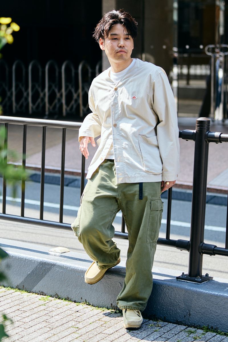 ジャケット ダントン  Tシャツ ノーブランド  パンツ グラミチ  シューズ クラークス  腕時計 カシオ  リング 不明