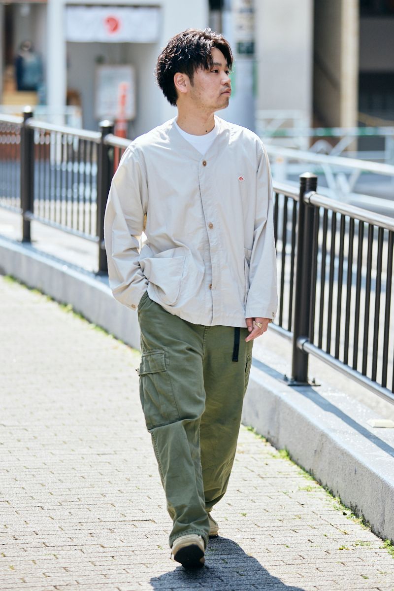 ジャケット ダントン  Tシャツ ノーブランド  パンツ グラミチ  シューズ クラークス  腕時計 カシオ  リング 不明