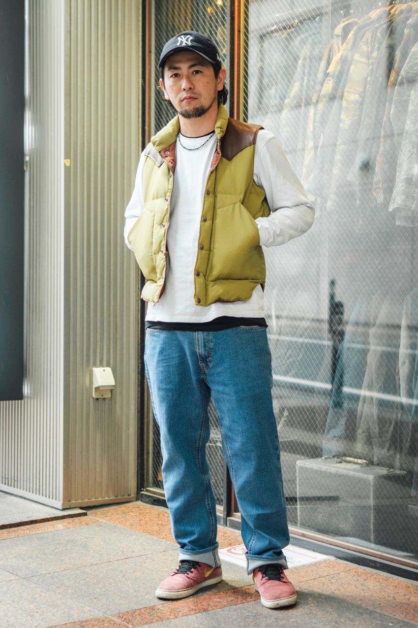 淡いカラーリングの服、どう取り入れるのが正解？ 模範解答を街角スナップで！ - 10枚目の画像