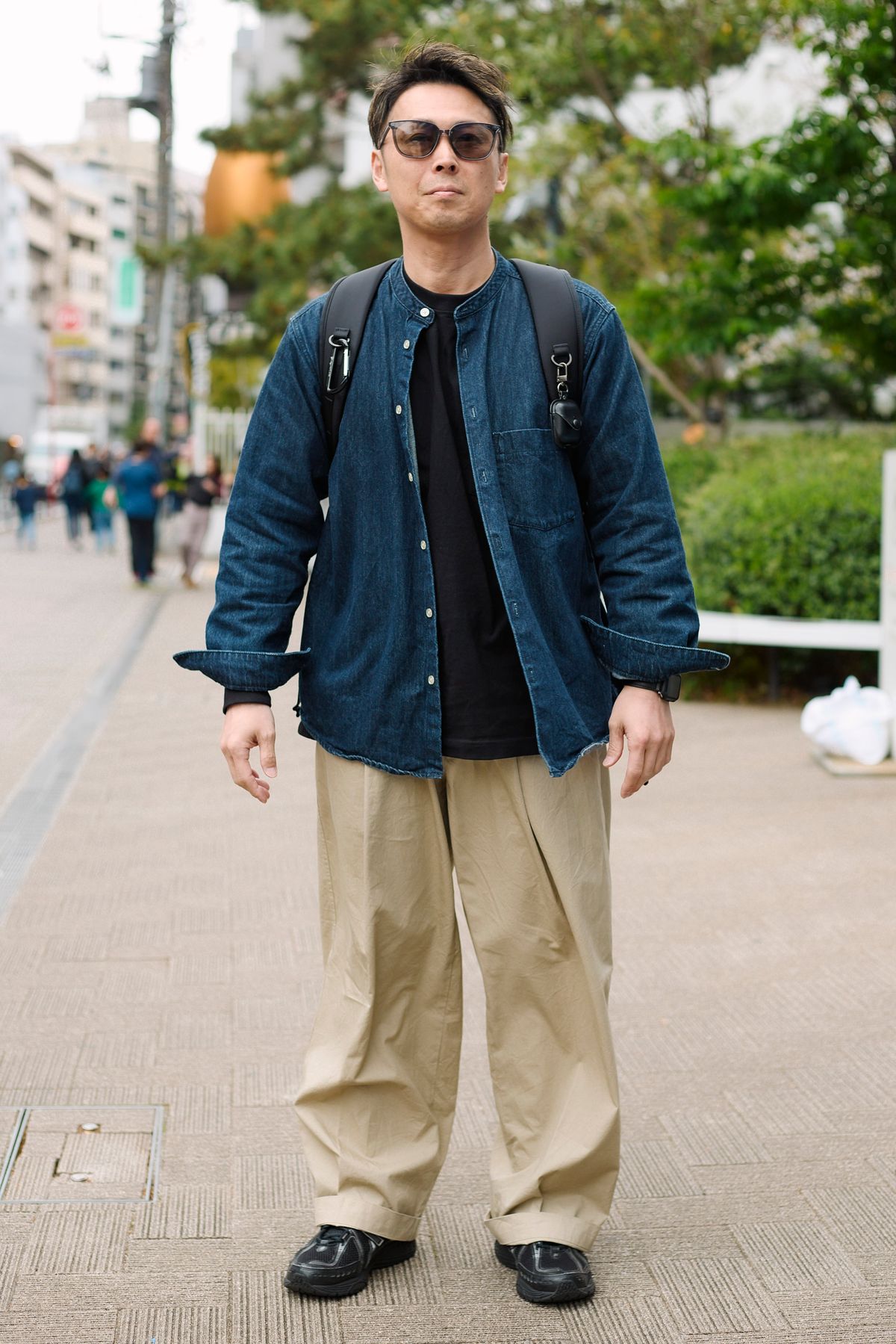 シャツ＝アーバンリサーチ