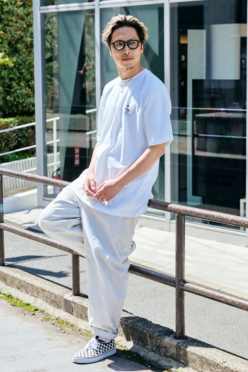 ユニクロ、ラルフ、ニードルズetc.今季気になる“白パンツ”。洒落者が選んだブランドとコーデ法 - 6枚目の画像