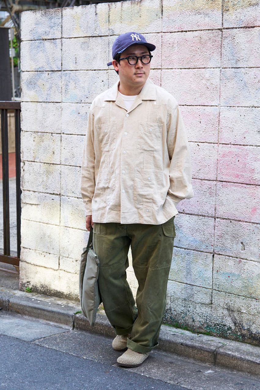 春の着こなしの大定番「キャップ＋シャツ」の模範解答5例。街角スナップでピックアップ！ - 7枚目の画像