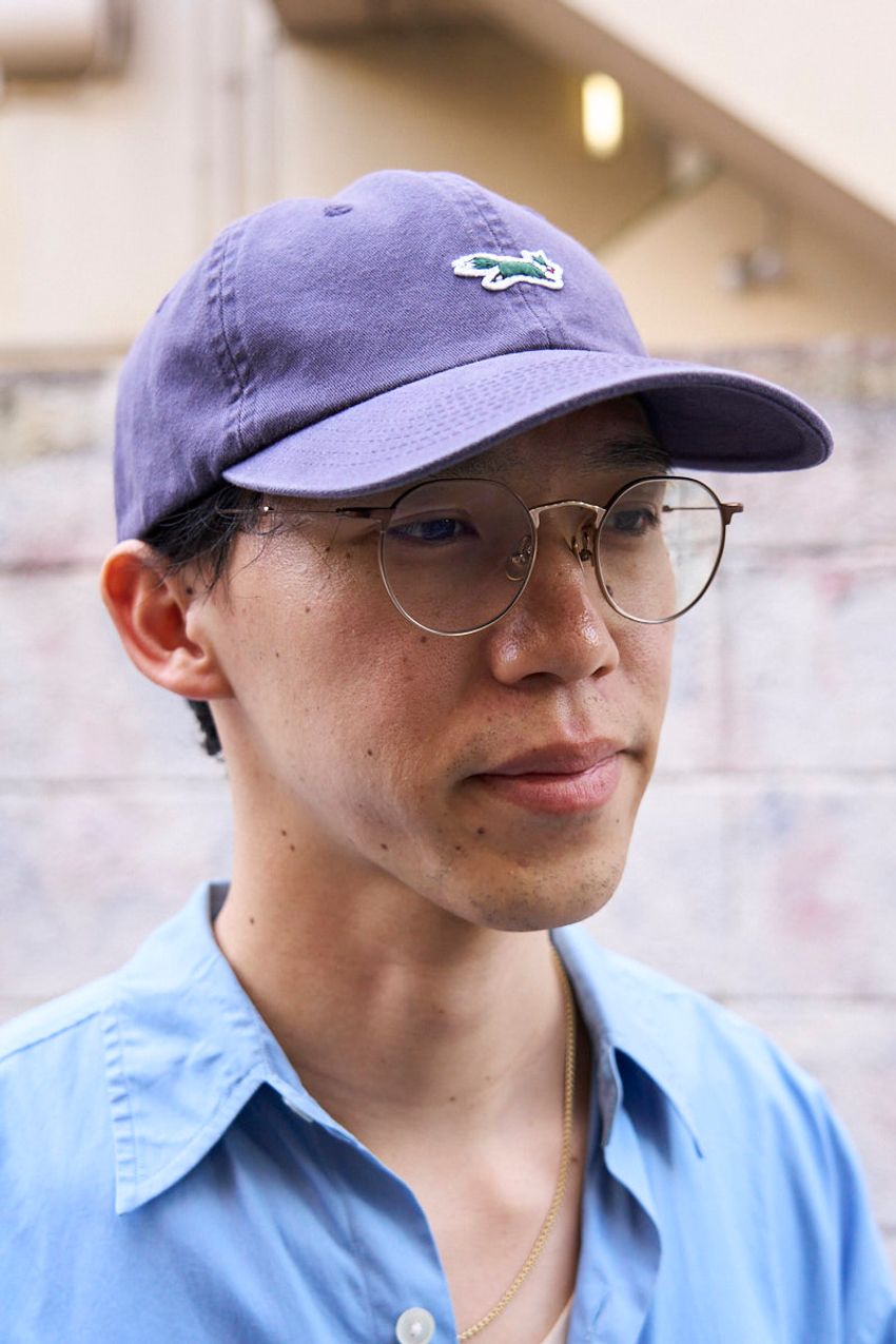 春の着こなしの大定番「キャップ＋シャツ」の模範解答5例。街角スナップでピックアップ！ - 10枚目の画像