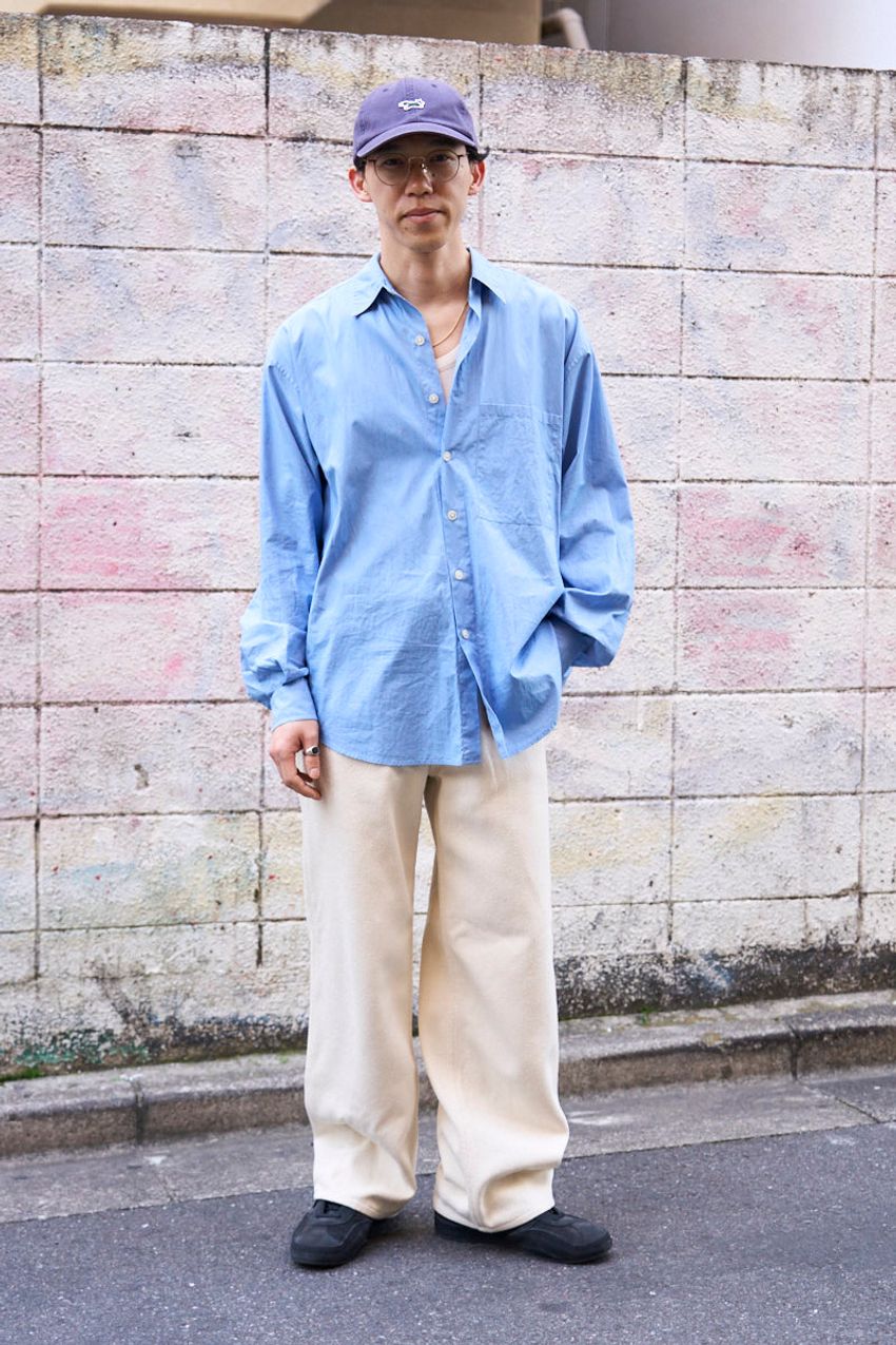 春の着こなしの大定番「キャップ＋シャツ」の模範解答5例。街角スナップでピックアップ！ - 9枚目の画像