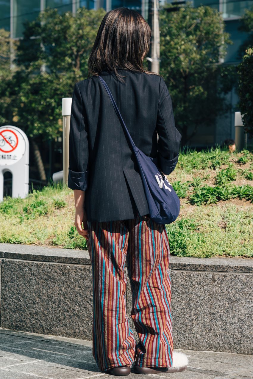 薄着の時季こそ、一点派手な“総柄”を。簡単にセンス良く見えるヒントを街で探してきた！ - 11枚目の画像