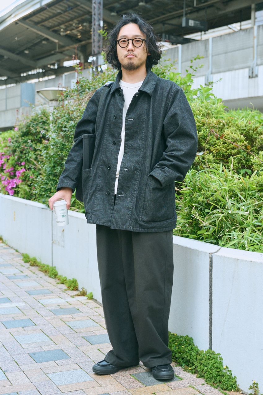 春の“オールブラックコーデ”、「こうすれば上手くいく」と示す好例を街角スナップで！ - 2枚目の画像