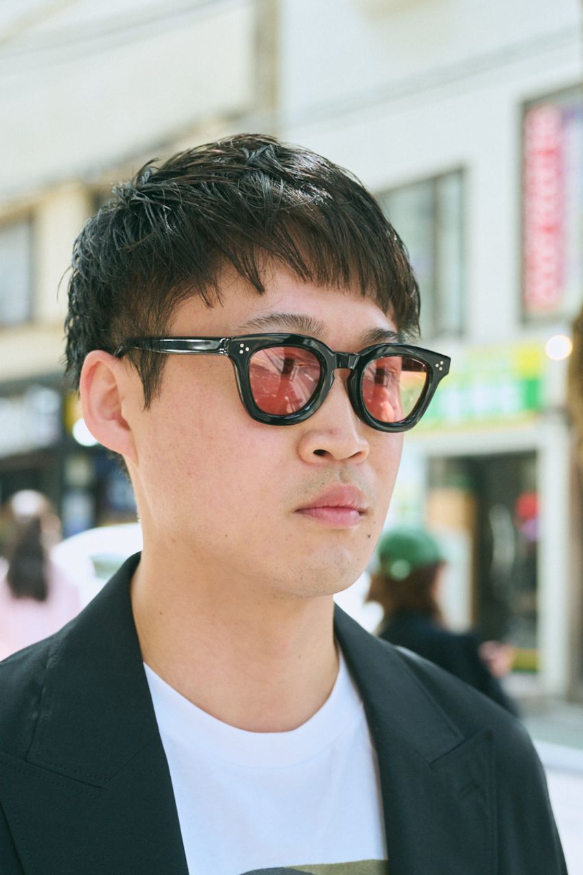 街のみんなの「ユニクロTシャツ」活用法をコーデとともに紹介！アートT、無地T、ロンT…… - 1枚目の画像