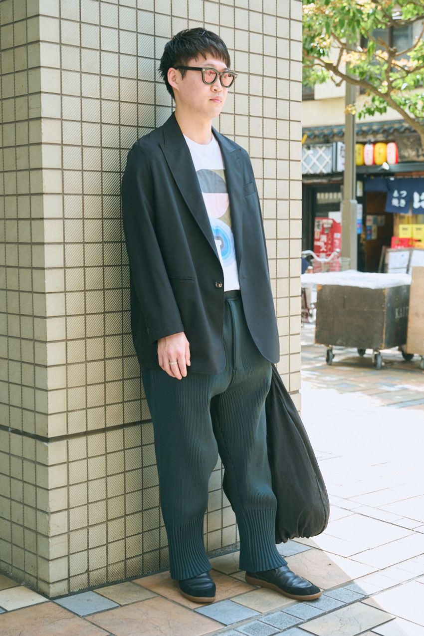 街のみんなの「ユニクロTシャツ」活用法をコーデとともに紹介！アートT、無地T、ロンT…… - 2枚目の画像