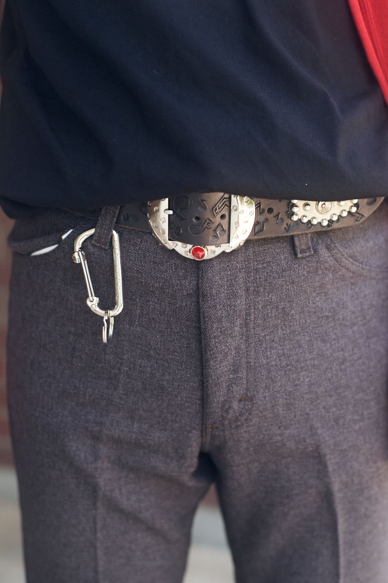 タカヒロミヤシタザソロイスト．のTシャツコーディネート | 260421-1605-51 アキモト 7枚目の写真