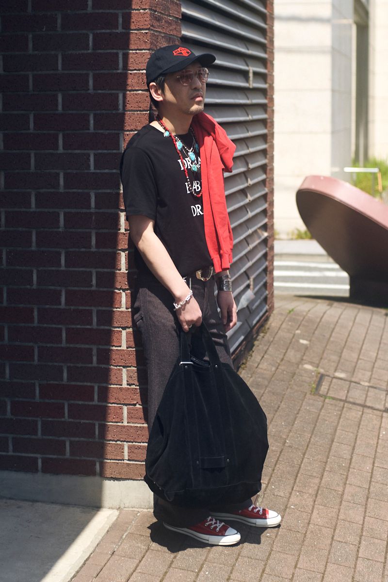 タカヒロミヤシタザソロイスト．のTシャツコーディネート | 260421-1605-51 アキモト 2枚目の写真