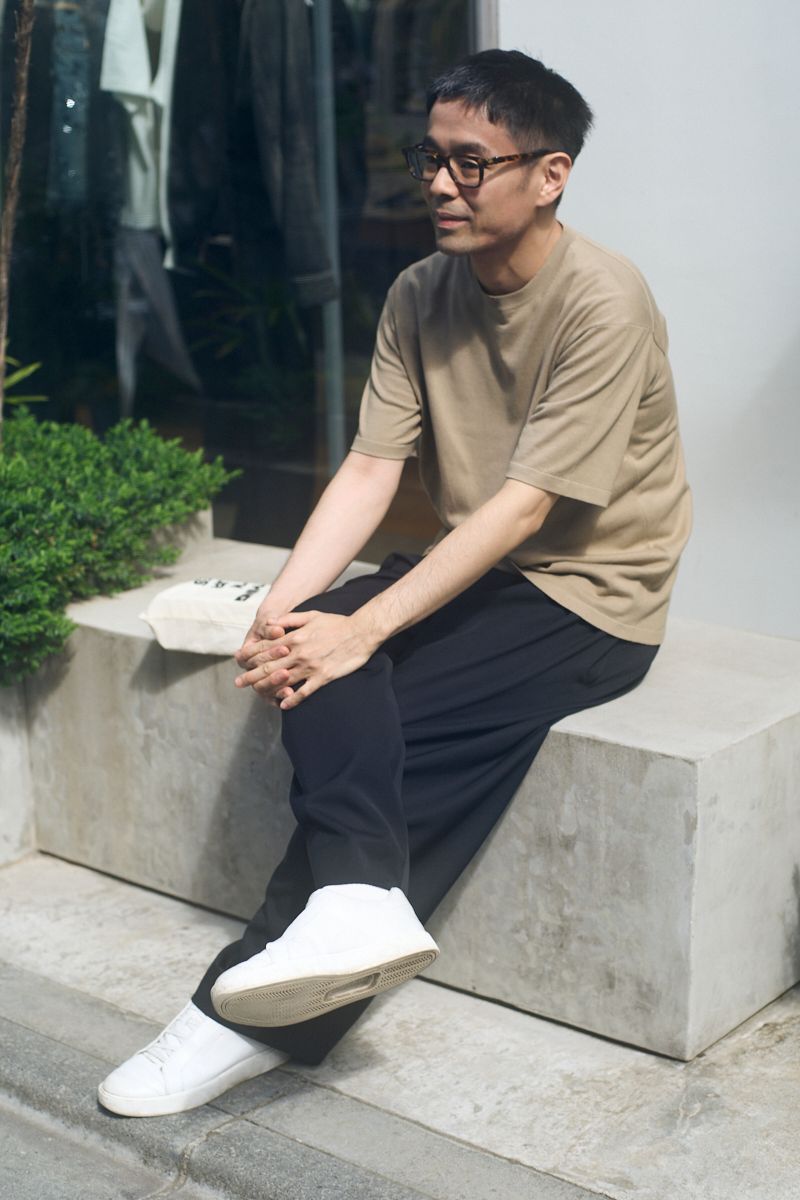 オーラリーのニットコーディネート | 260421-1756-31 久 祐介 2枚目の写真