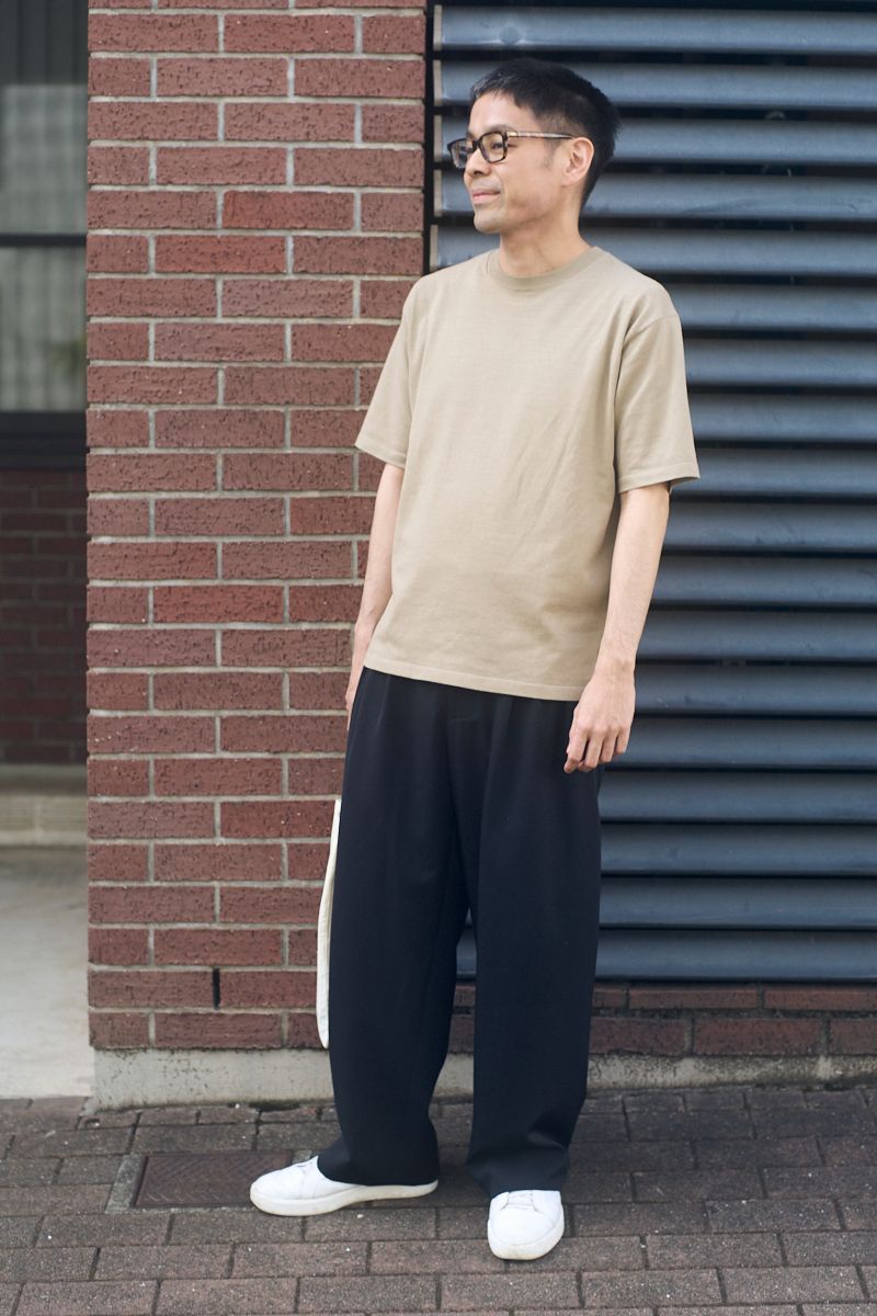 オーラリーのニットコーディネート | 260421-1756-31 久 祐介 3枚目の写真