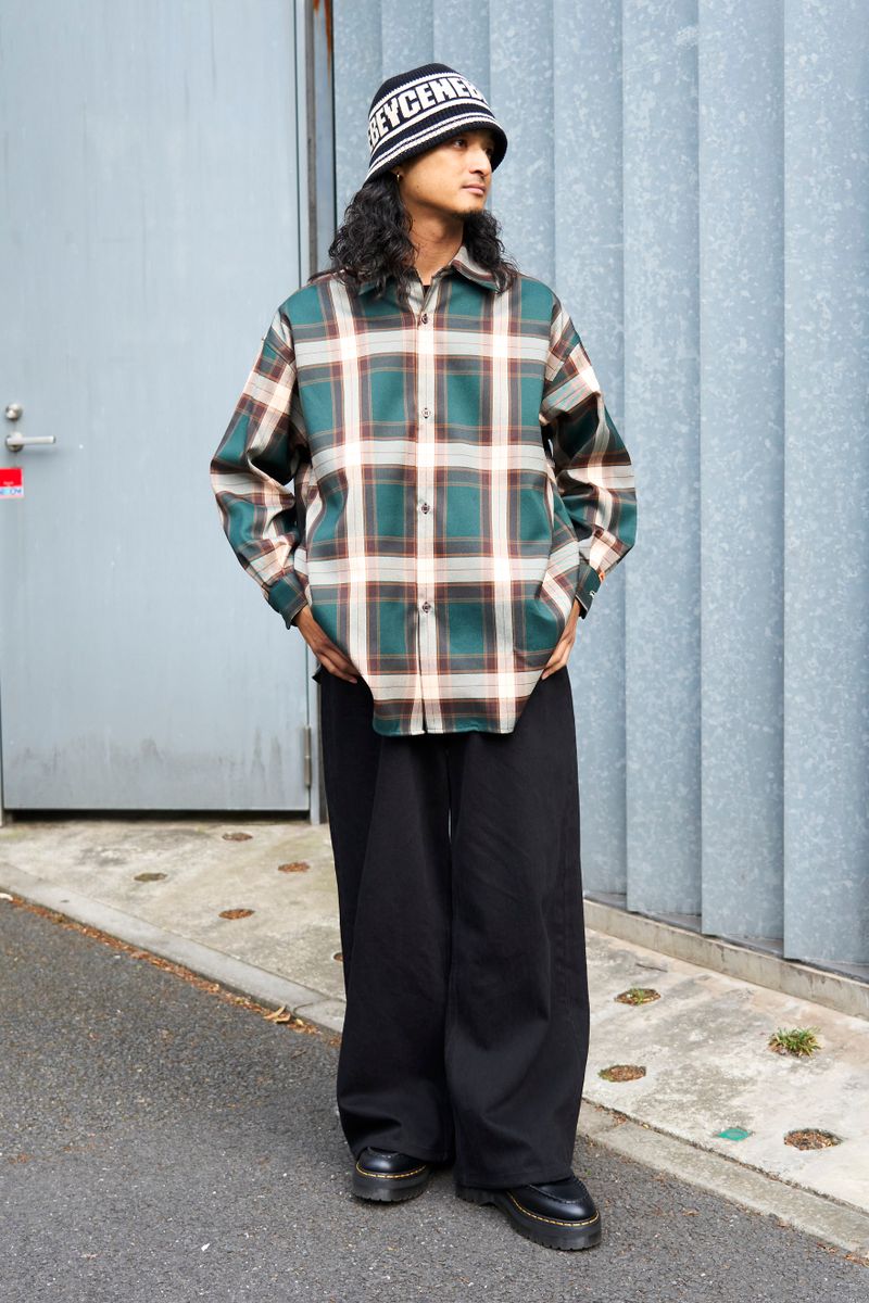 エネベイクのシャツコーディネート | 260422-1002-17 T-RAW 3枚目の写真