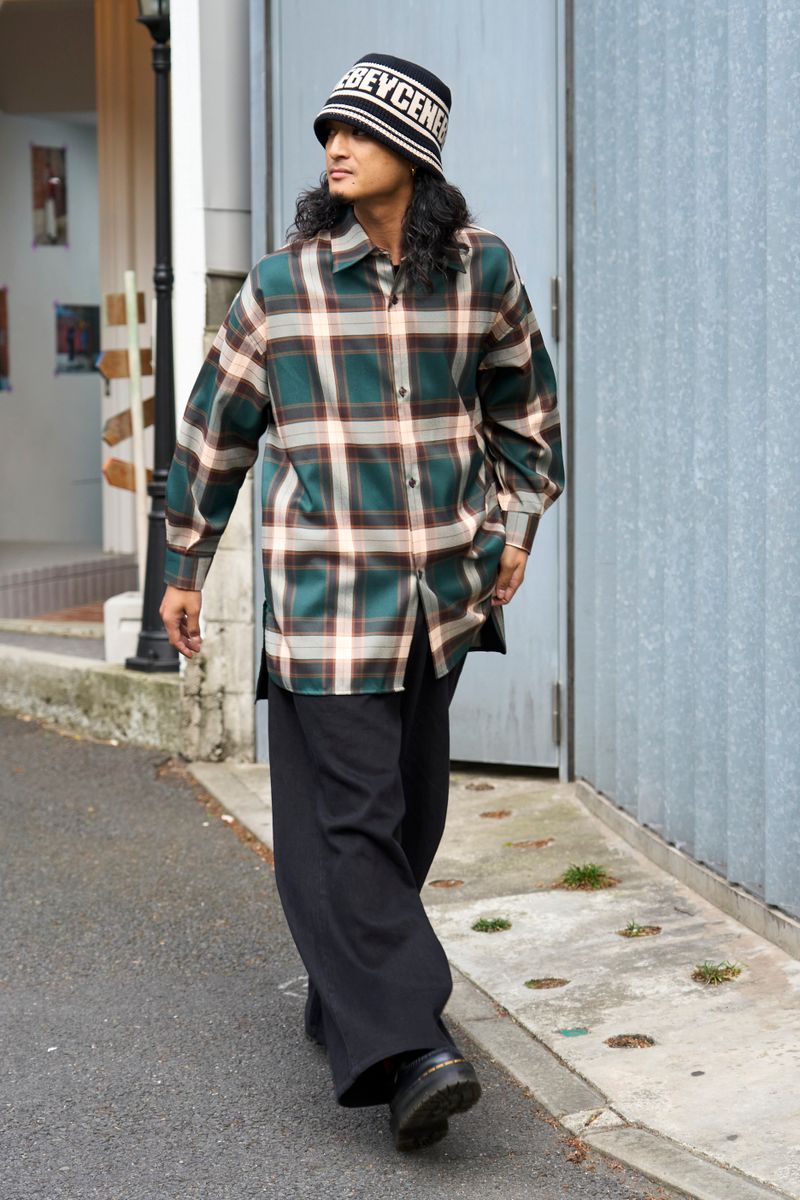 エネベイクのシャツコーディネート | 260422-1002-17 T-RAW