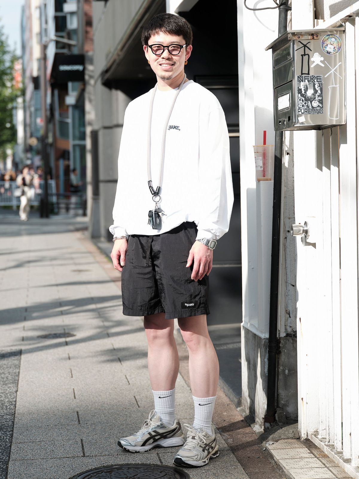 Tシャツ＝ウェイク