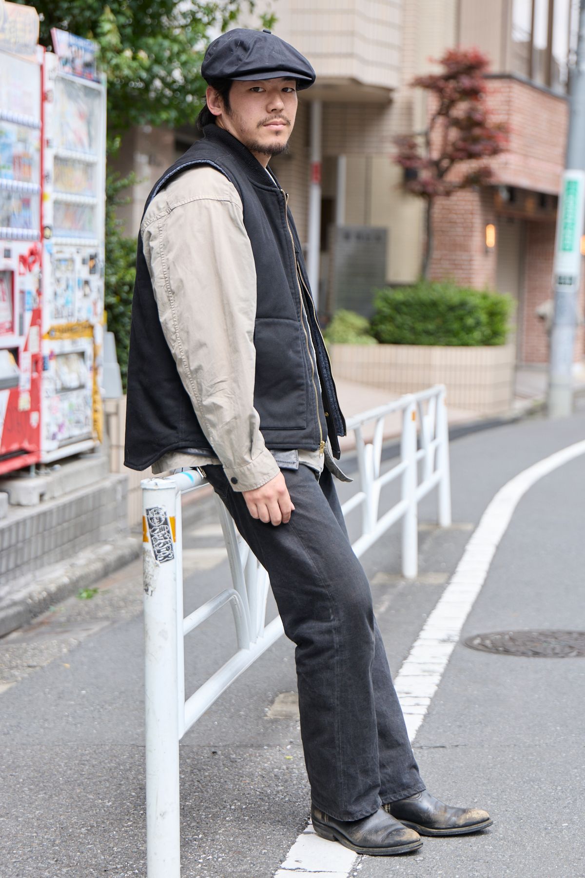 ベスト ベンデイビス  シャツ 古着  パンツ トロフィークロージング  シューズ レッドウィング  眼鏡 ディケイド