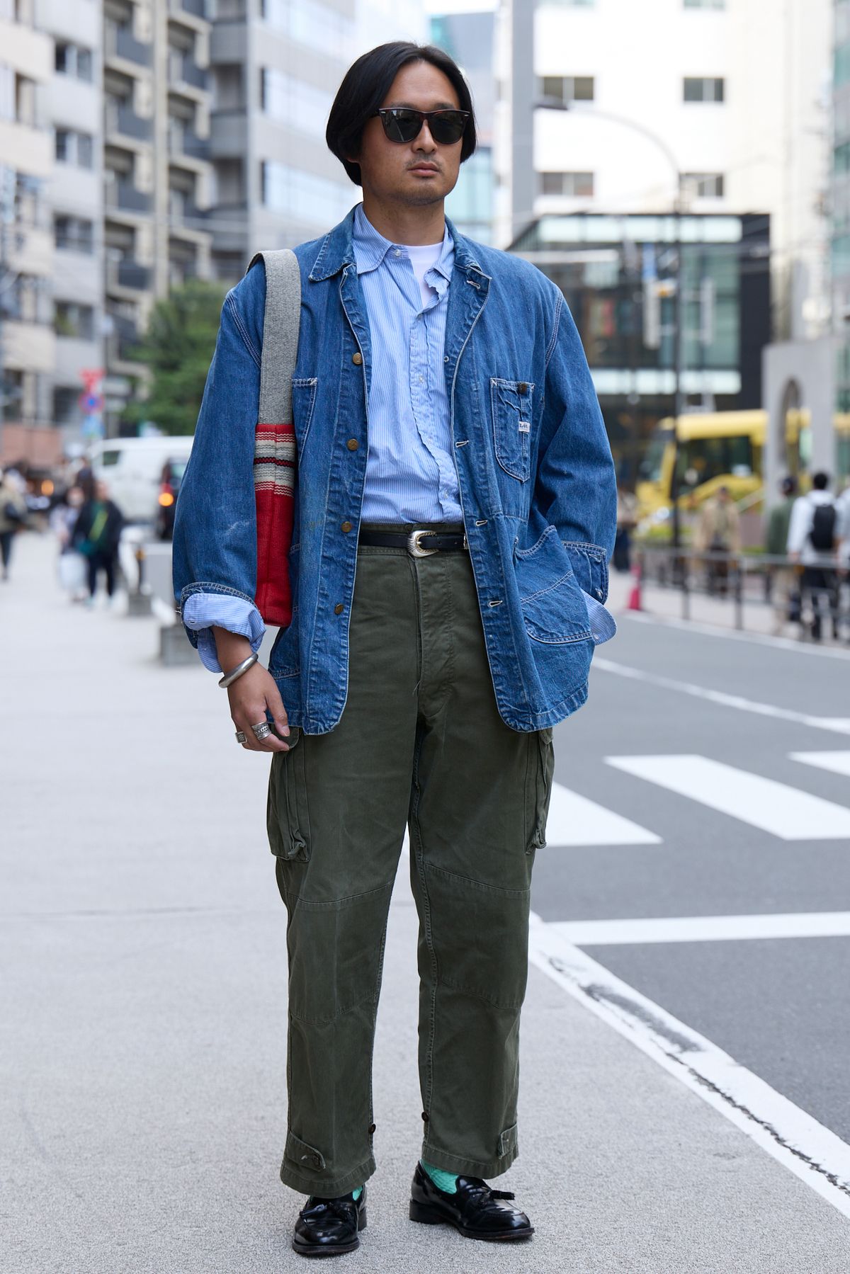 Gジャン リー  シャツ ブルックスブラザーズ  パンツ 古着  シューズ ジョンストンアンドマーフィー  眼鏡 レイバン  バッグ 古着  腕時計 タイメックス  アクセサリー 不明
