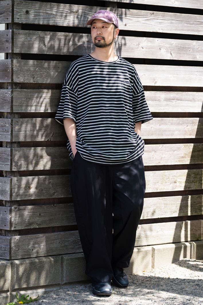 Tシャツ、パンツ＝ともにポータークラシック