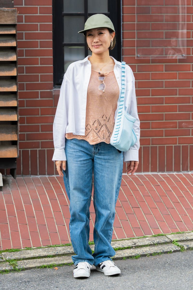 ユニクロアンドジェイダブリューアンダーソンのシャツコーディネート | 260428-1023-53 古賀文美 3枚目の写真