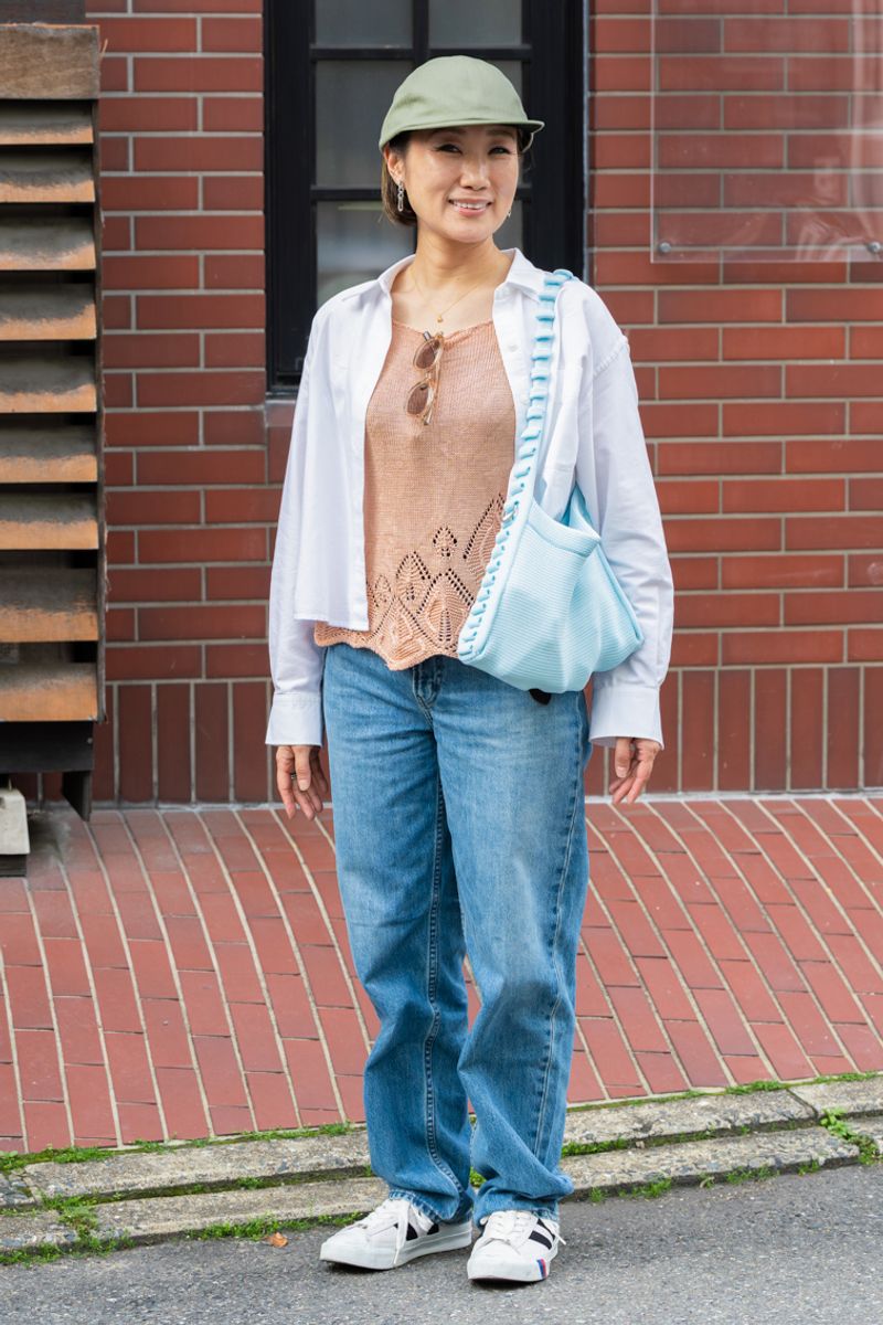 ユニクロアンドジェイダブリューアンダーソンのシャツコーディネート | 260428-1023-53 古賀文美