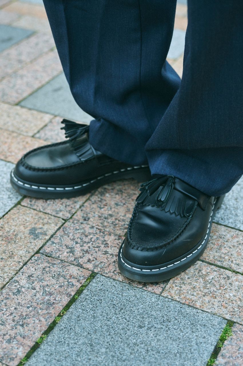スニーカー感覚で“大人見え”可能！トレンドの「タッセルローファー」街のみんなはどう履きこなす？ - 9枚目の画像