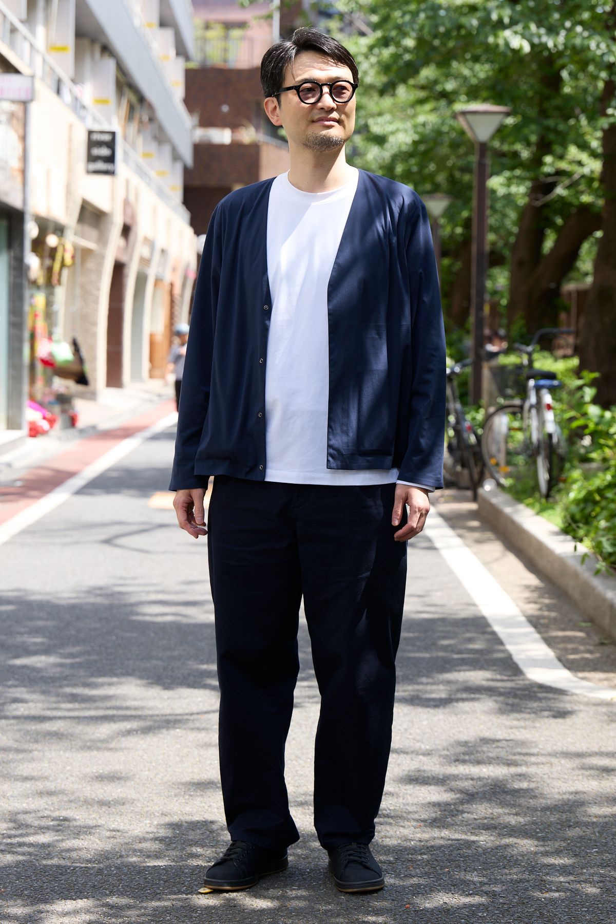 眼鏡 ゾフ  カーディガン ザノースフェイス  Tシャツ 無印良品  パンツ ユニクロ  シューズ アディダス