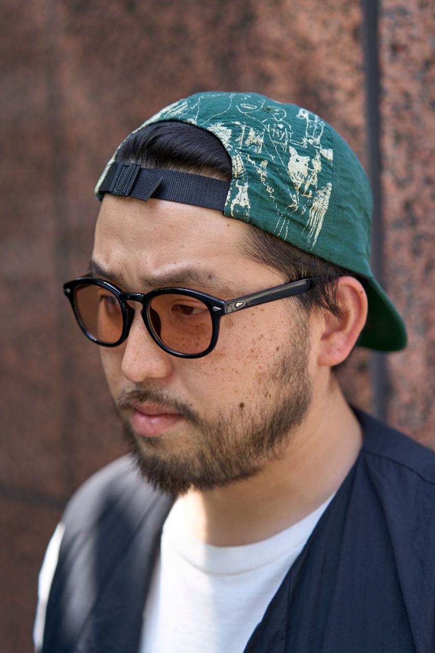 「みんな何をどう被る？」35歳からの“キャップスタイル”を街ゆく5名の大人で検証 - 3枚目の画像