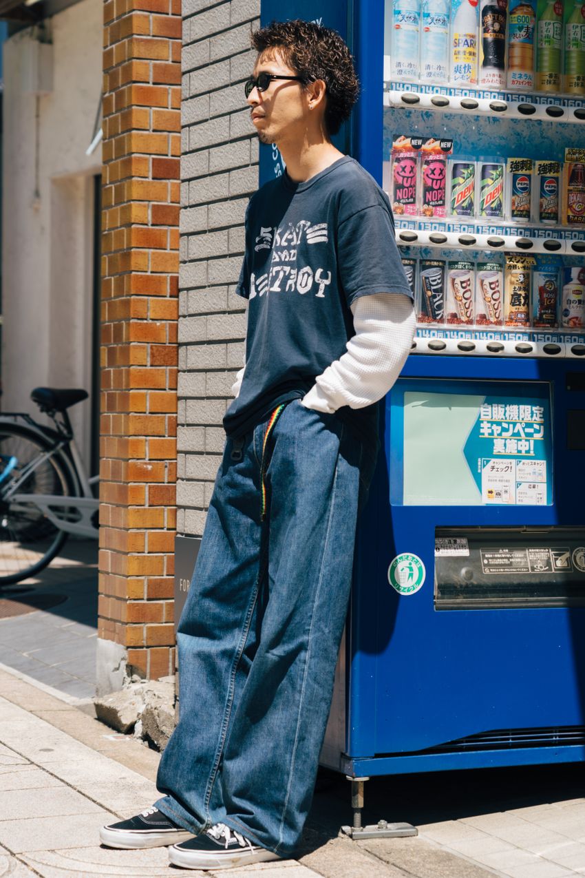 春ならでは！“巧みなレイヤード術”をスナップで。長袖×半袖の鉄板コンビ、ベスト使いの達人etc. - 2枚目の画像