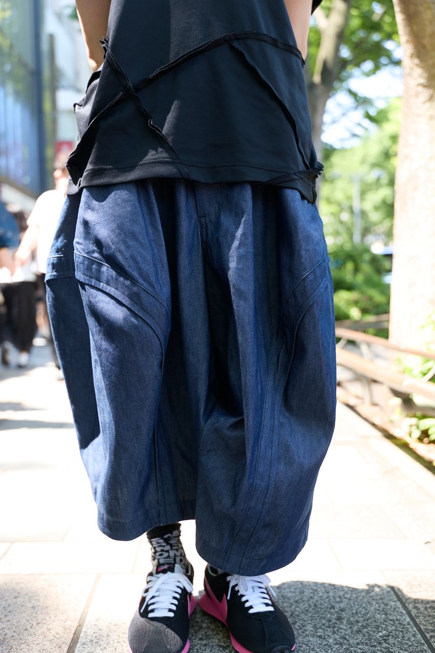 夏に使えるTシャツは“白”だけにあらず！「ブラックのTシャツコーデ」好例5選 - 15枚目の画像