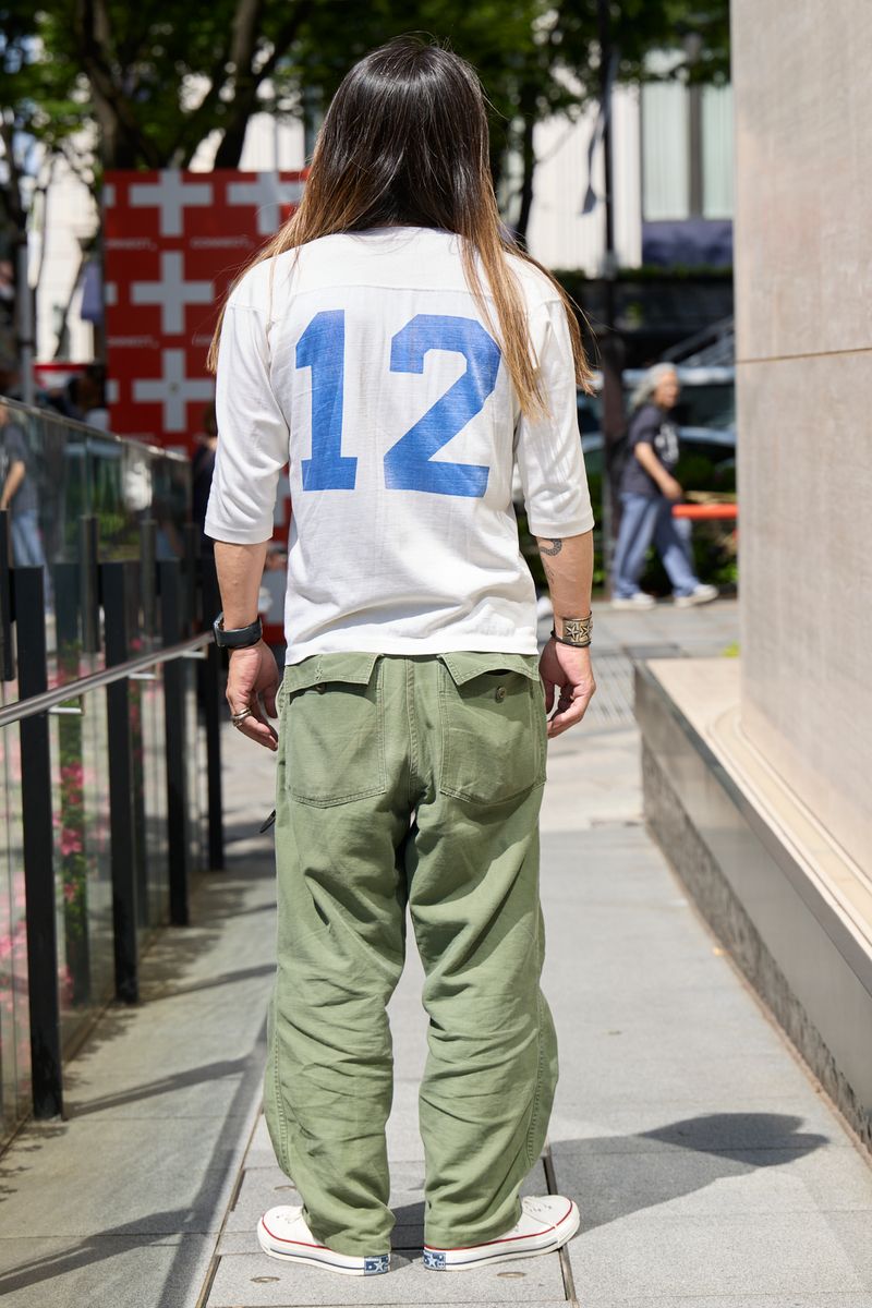チャンピオンのTシャツコーディネート | 260510-1223-09 鈴木一史 4枚目の写真