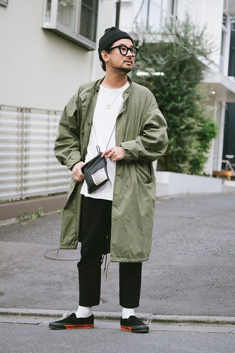 たっぷりコートにすっきりパンツで清潔感を 菅井ケンギ