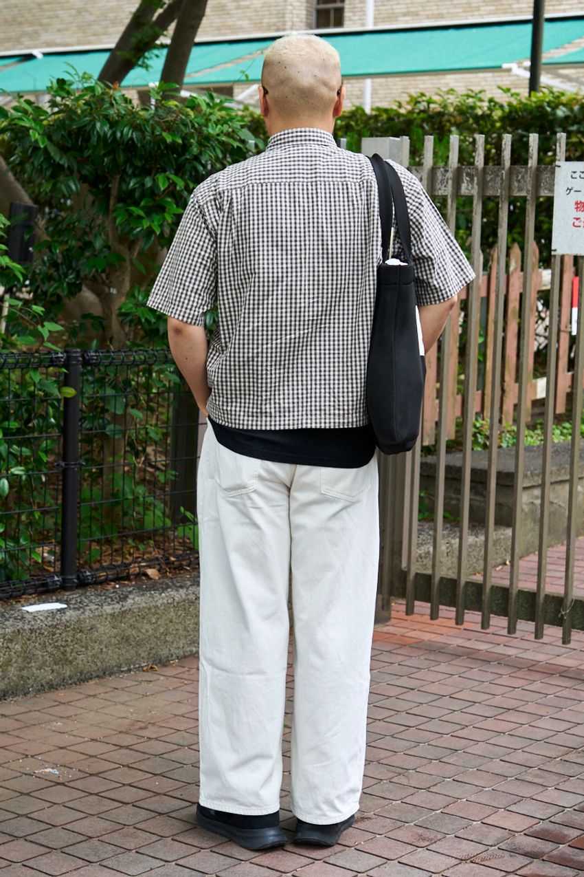 夏の必需品「半袖シャツ」は“柄”派？ “無地”派？ スタイルサンプル5選で見比べてみた！ - 4枚目の画像