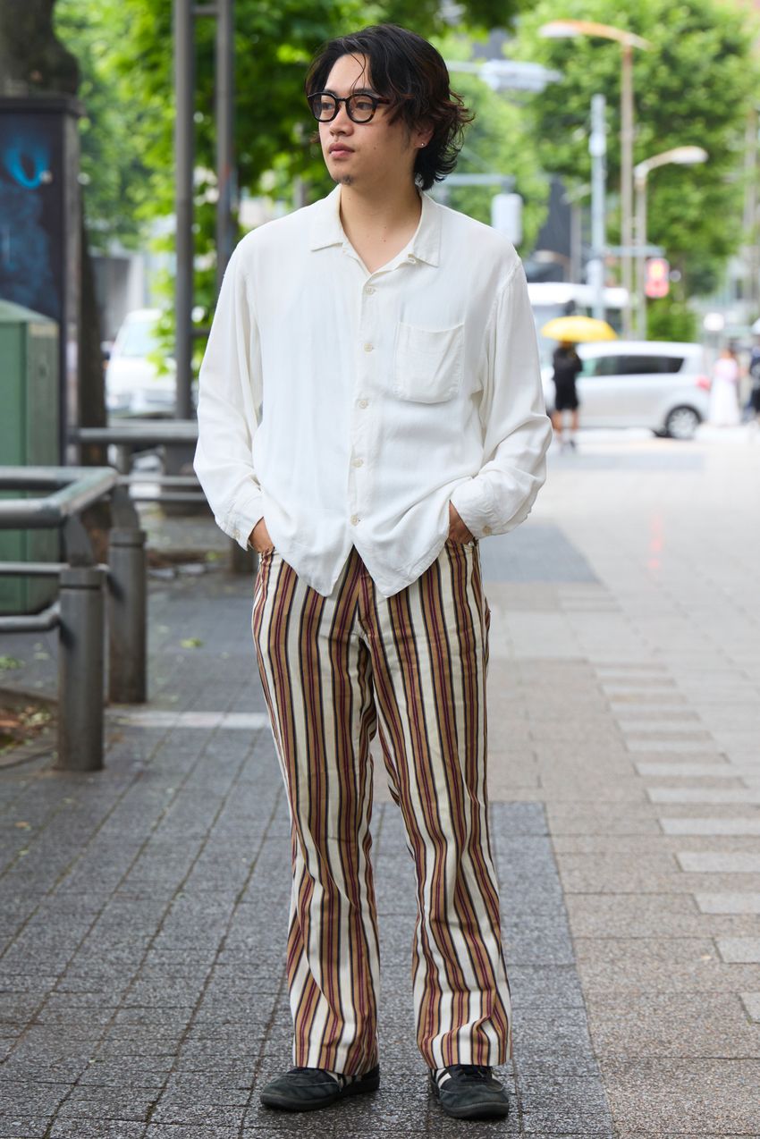 「夏はとりあえず白シャツ」でオールOK！ 清潔感が大切な夏コーデの心得をスナップで紹介 - 3枚目の画像