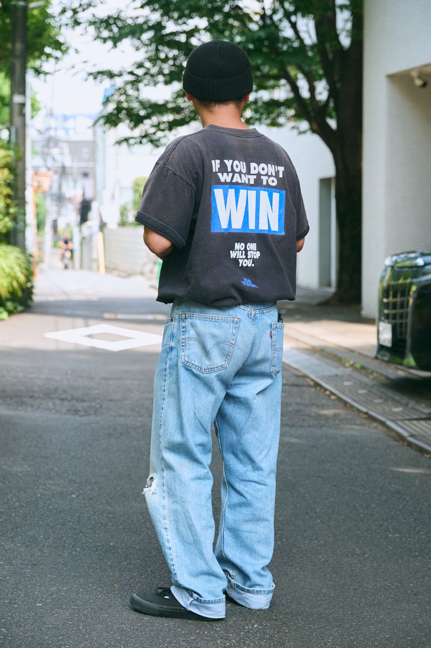 「Tシャツ＆ロンT」はタックイン！ 40歳オーバーがこぞって実践する“清潔感を生むテクニック” - 8枚目の画像
