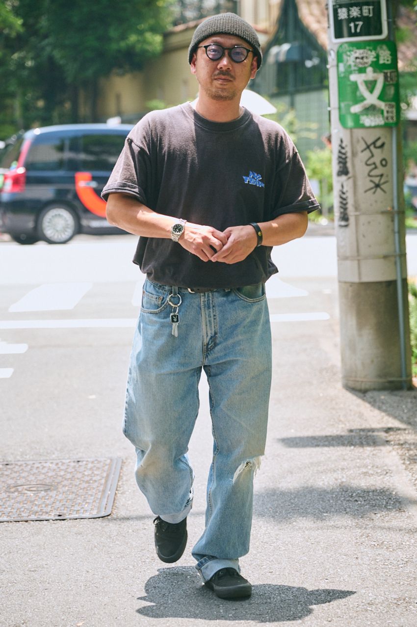 「Tシャツ＆ロンT」はタックイン！ 40歳オーバーがこぞって実践する“清潔感を生むテクニック” - 9枚目の画像